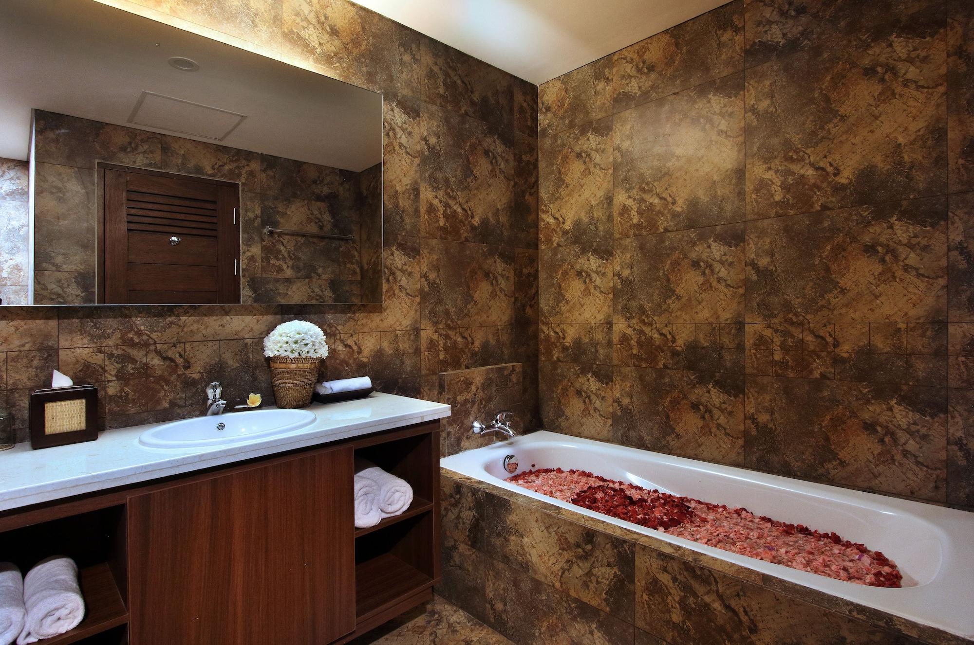 Radha Phala & Resort 4*