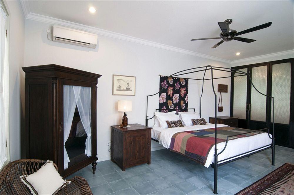 Hotel Brown Feather 3*