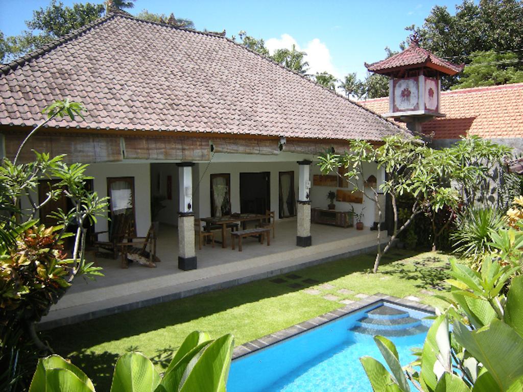 Sambu * Seminyak (Bali)