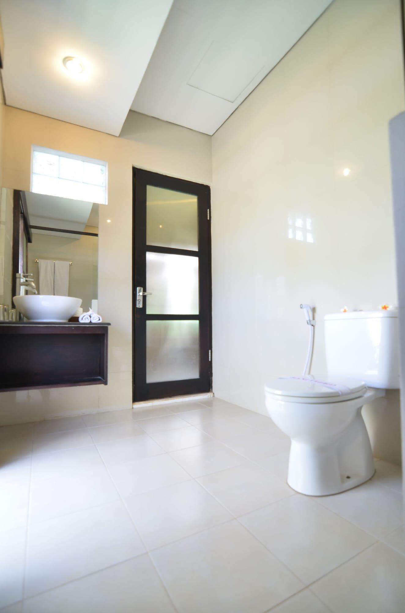 Hotel Aneka & 3*