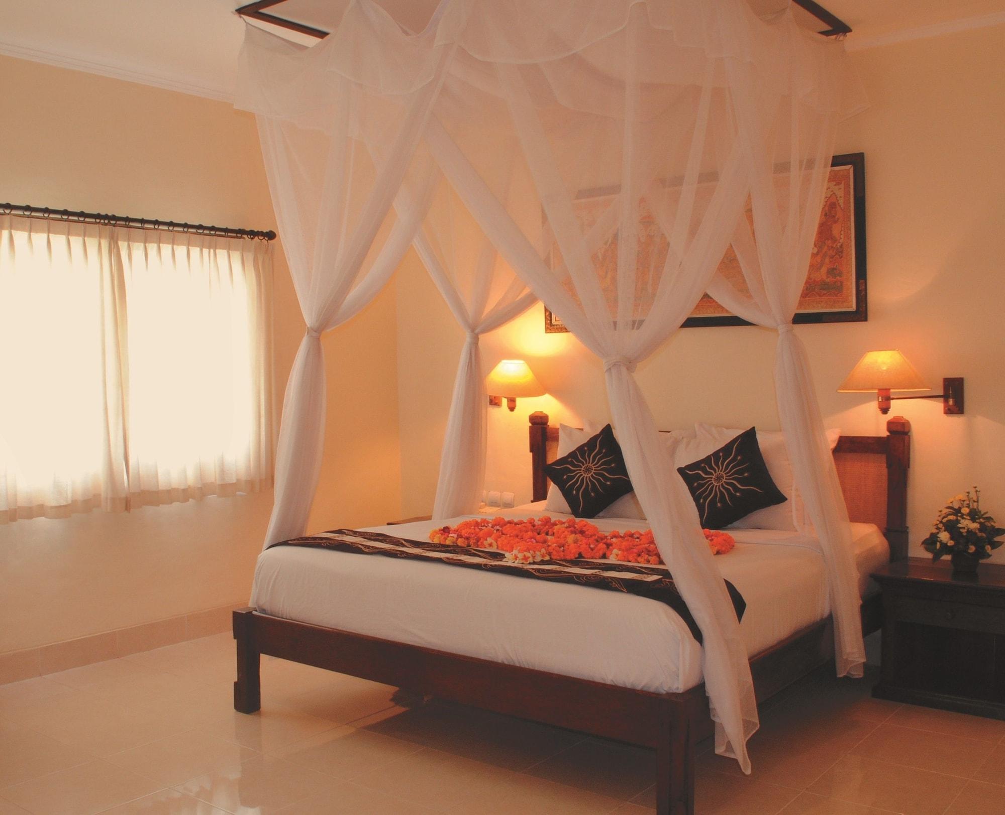 Hotel Aneka & 3*