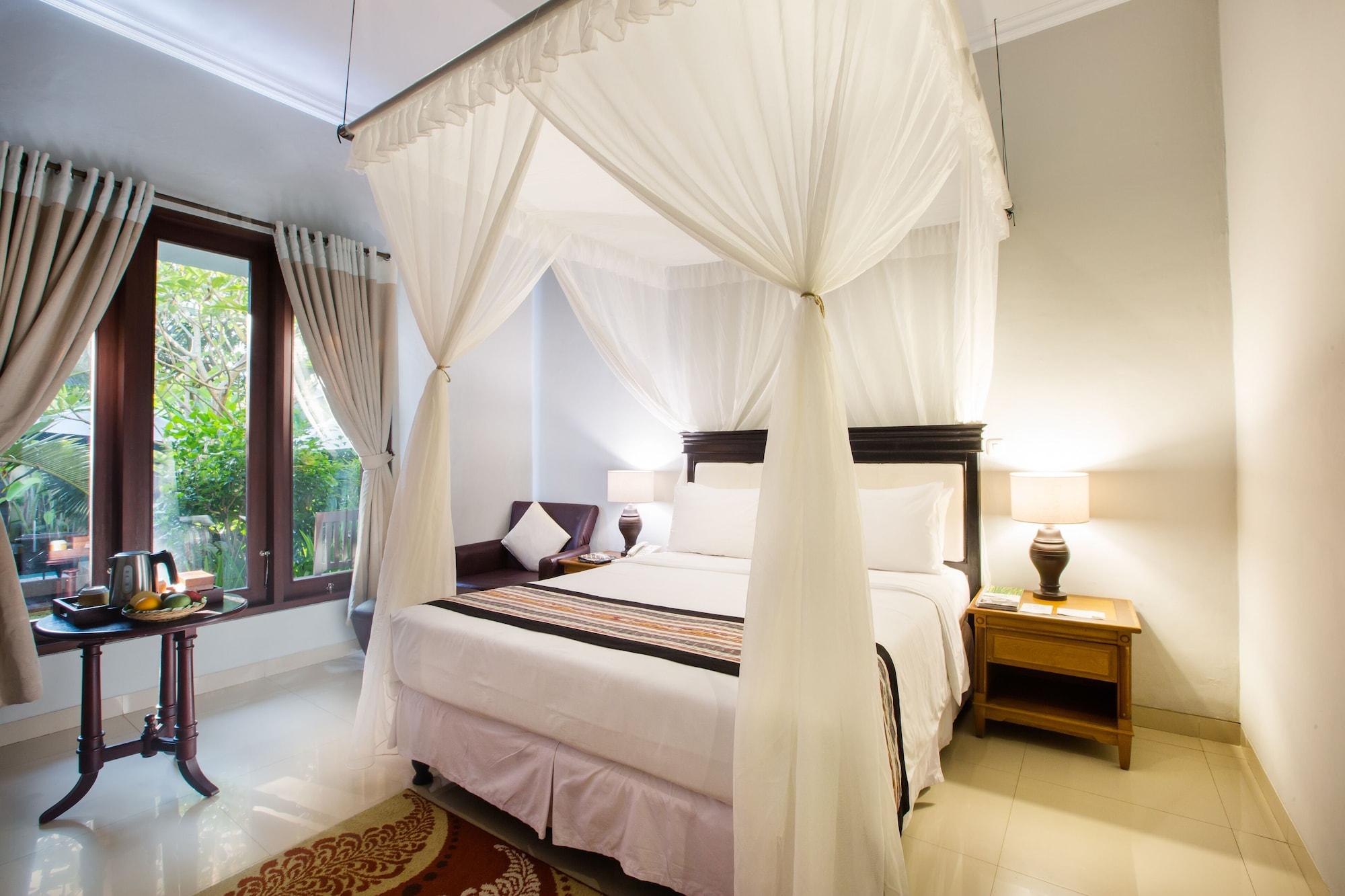 U Tube Hotel 3*