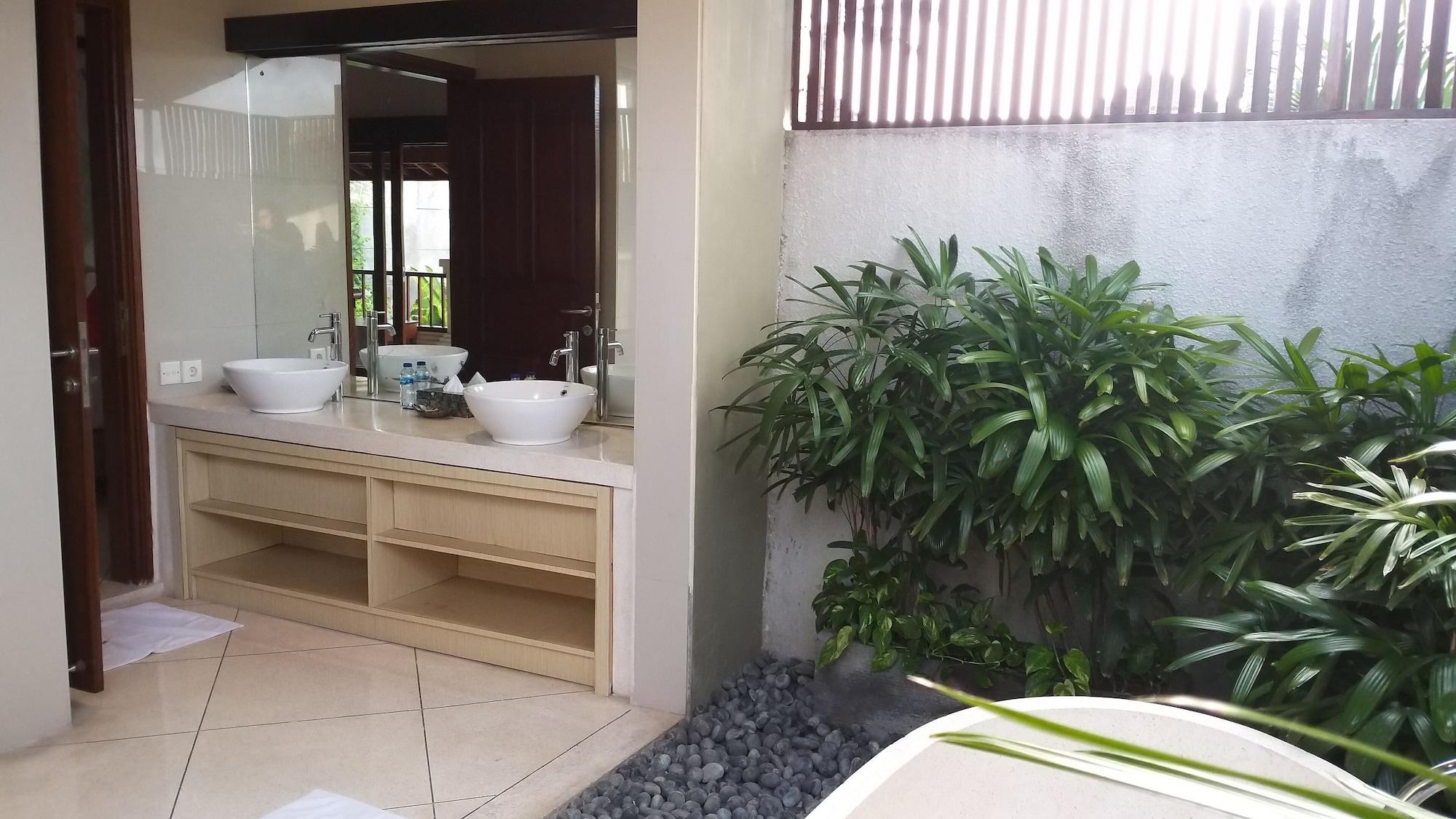 Zanissa * Seminyak (Bali)