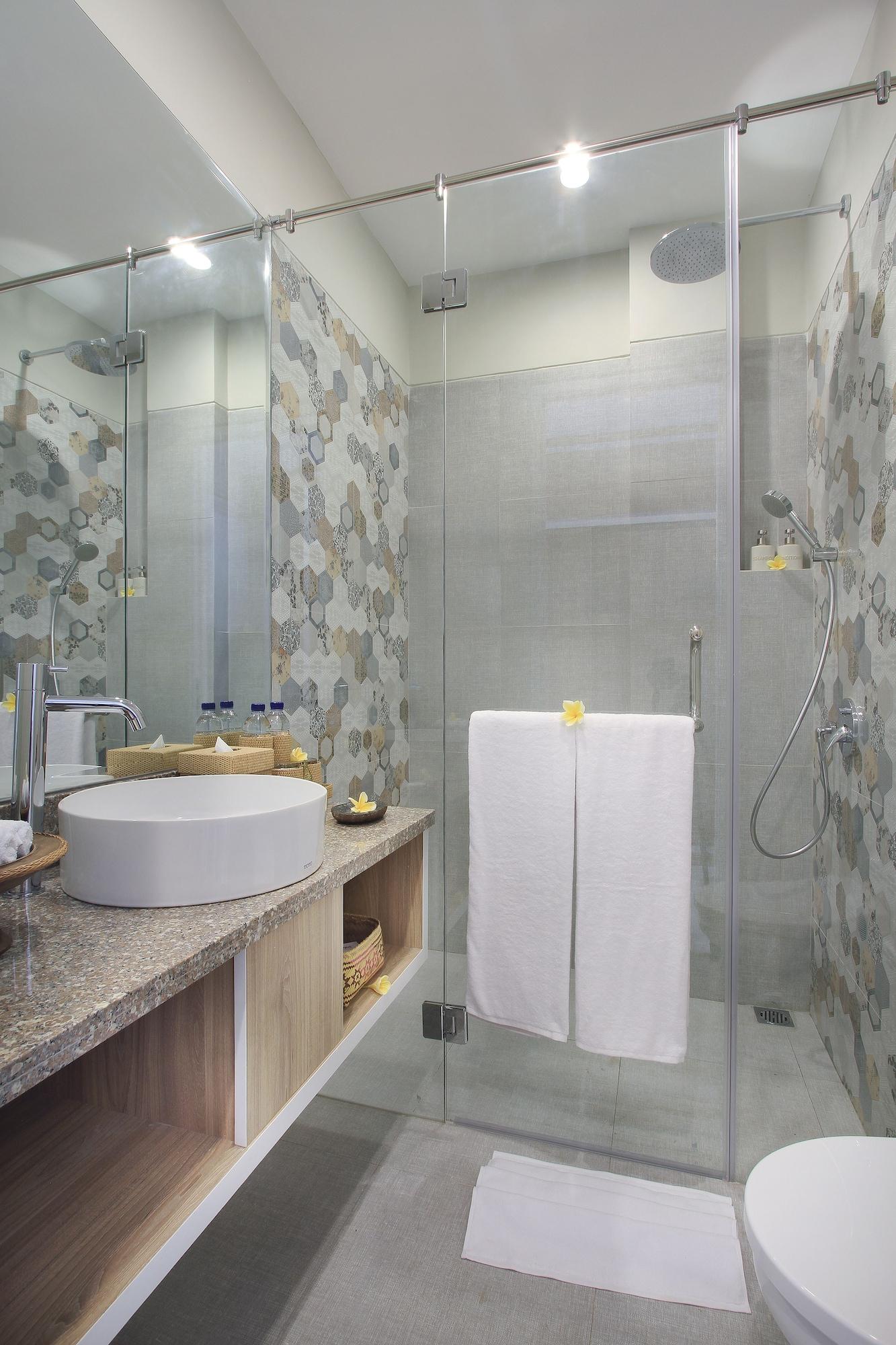 Tapa Tepi Kali Hotel Canggu (Bali)