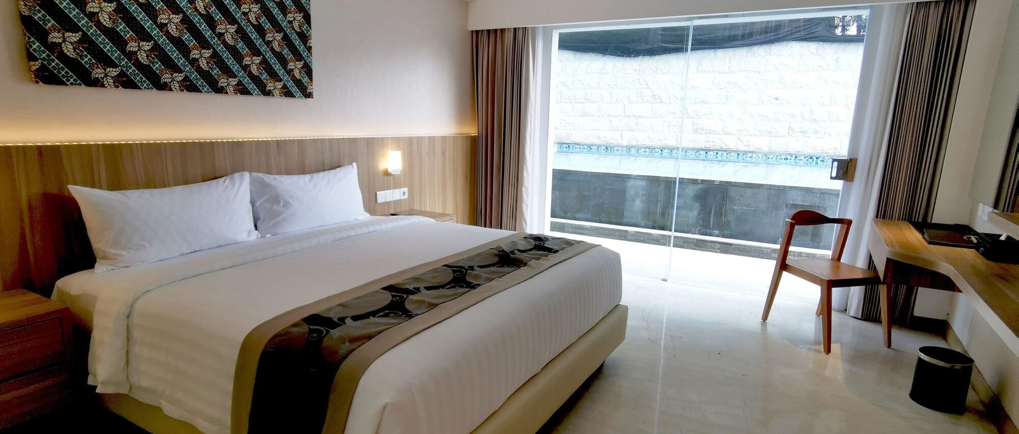 Hotel The Capital And 4*