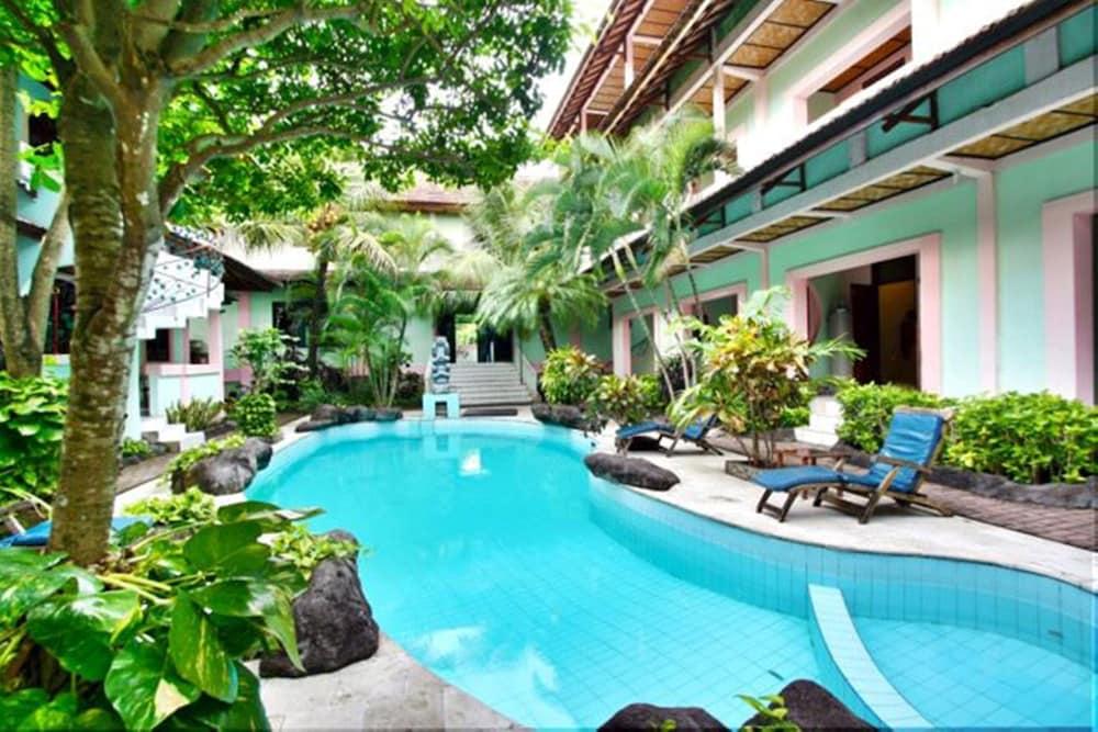 Hotel Puri Royan 2*