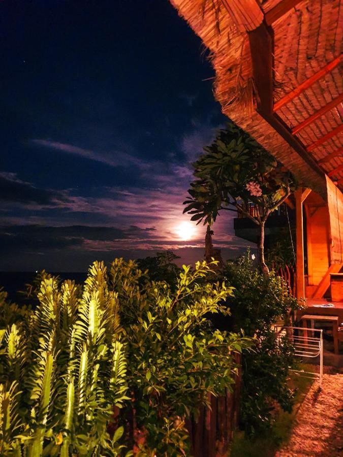Malibu Huts