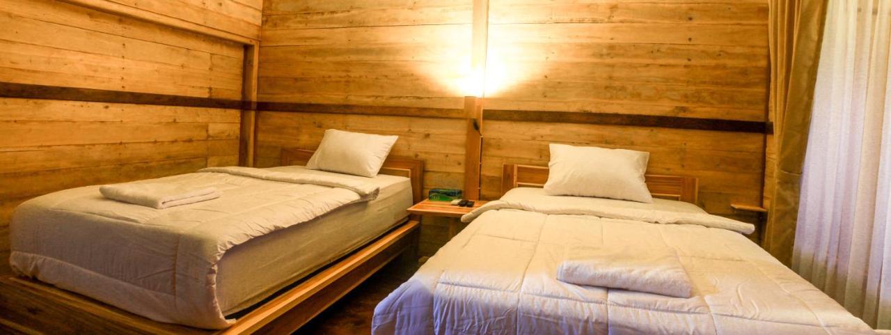 Malibu Huts Semaya