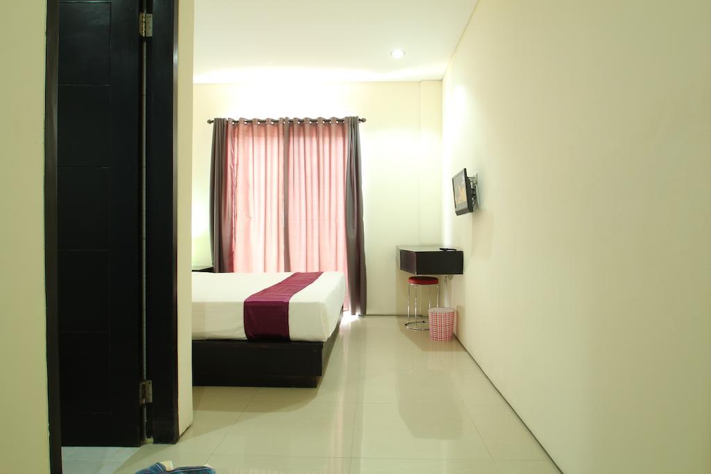 Airport Kuta And Residences 2*