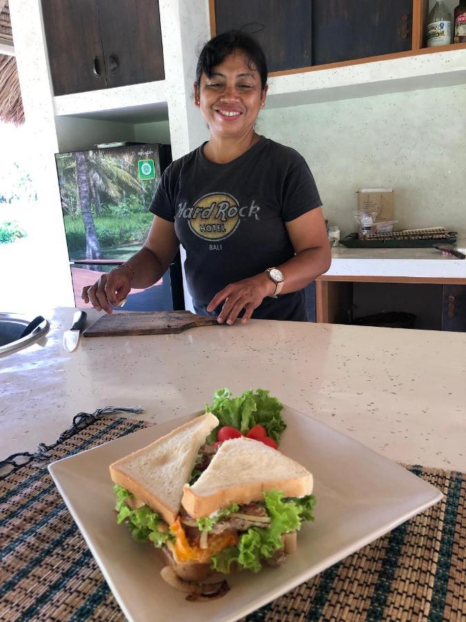 White Karouna * Sukawati (Bali)