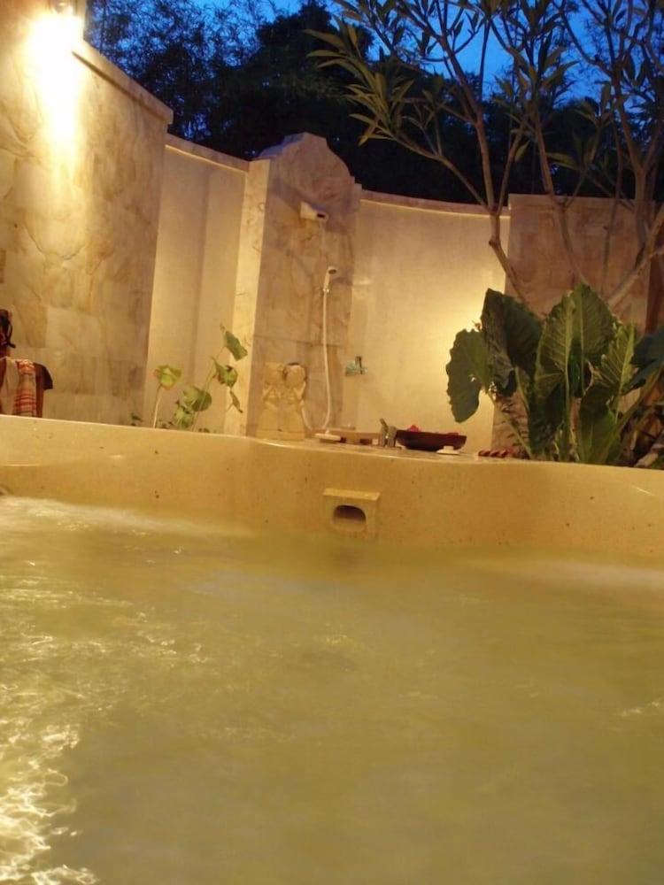 Toyabali-Resort, Boutique Beach Villas 4*
