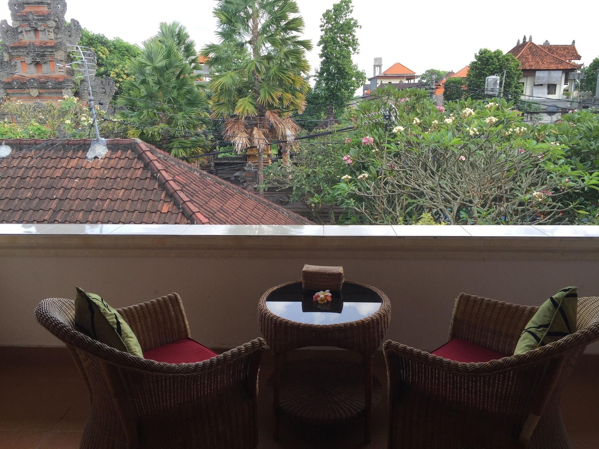 Sama's And Bed & Breakfast