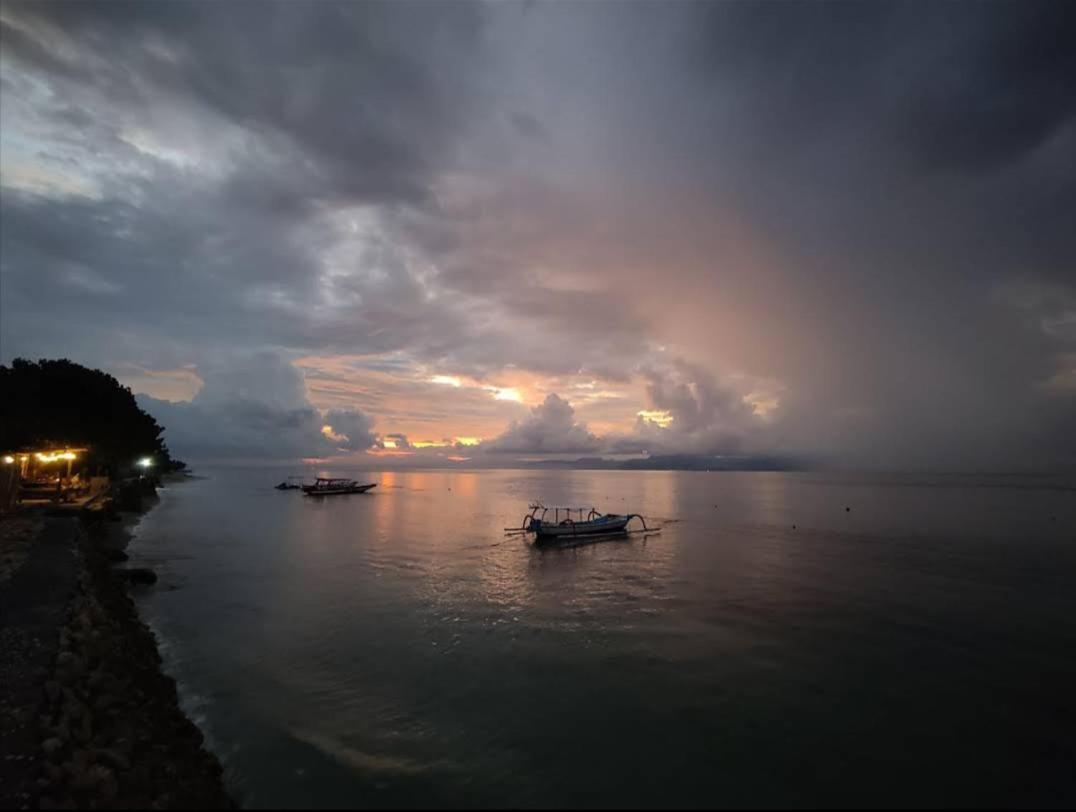 Vns Beachfront Guest house Toyapakeh