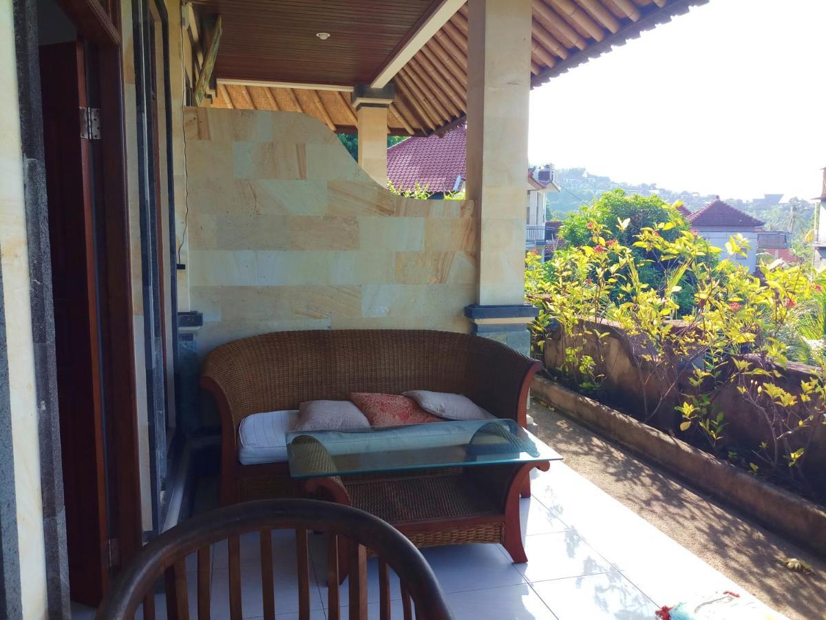 Bed & Breakfast Rumah Wayans Lipah 2*