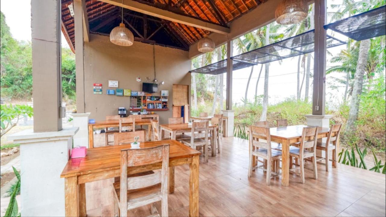 Apit Lawang & Resto