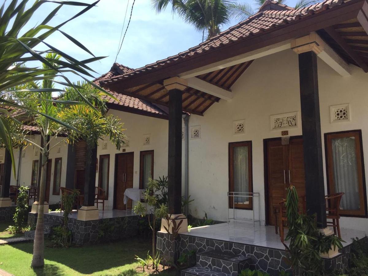 Coconut Village Redpartner