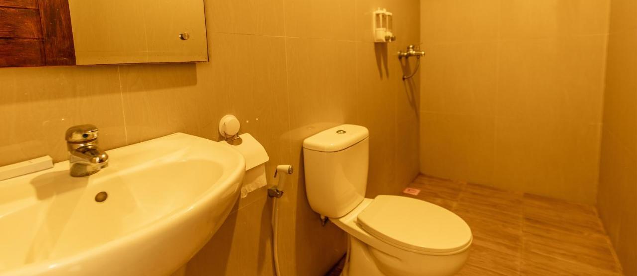 Beachfront Guest house Batununggul