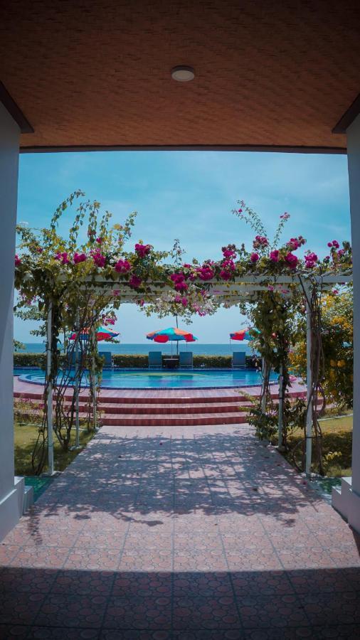 Seamount Hotel 3*