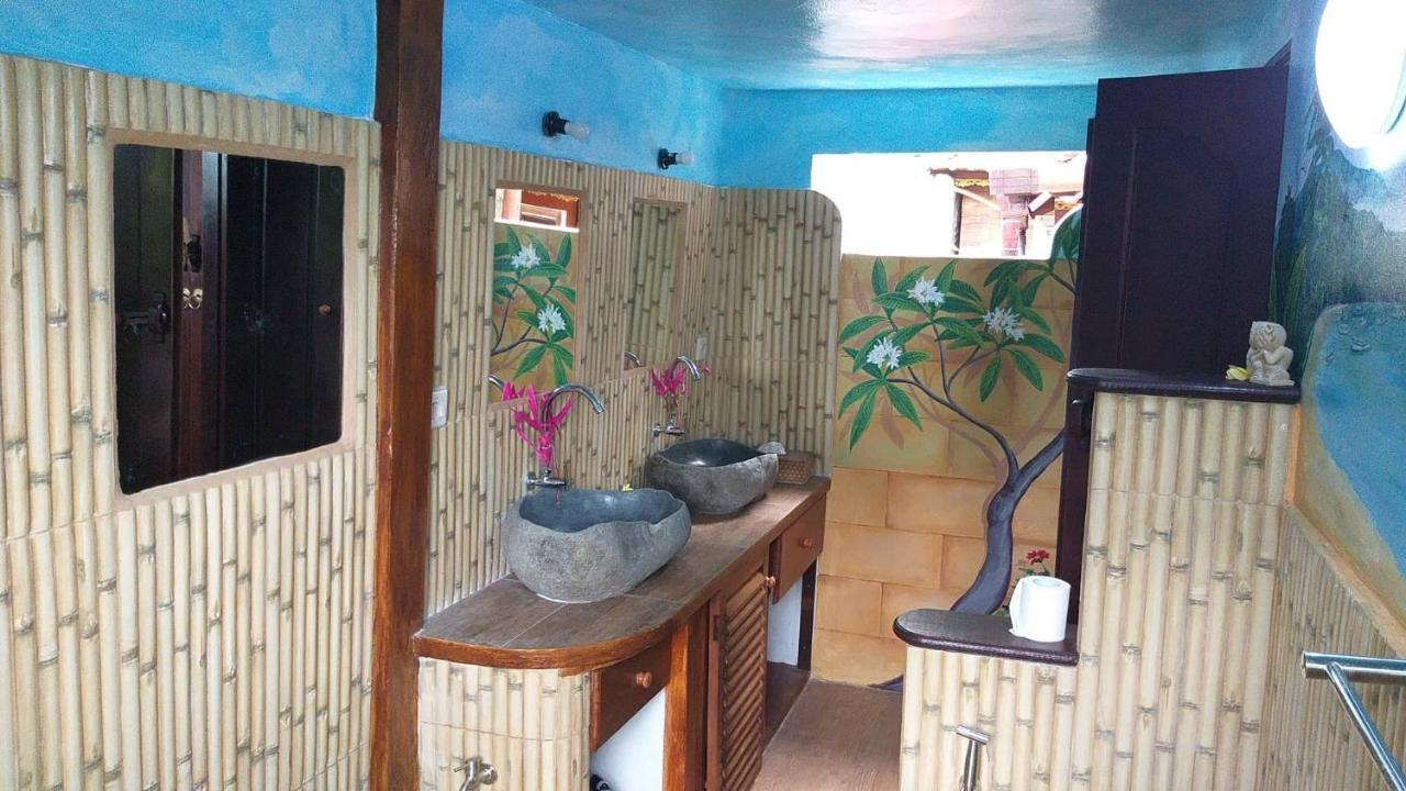 Manouria - Marcel Guest house