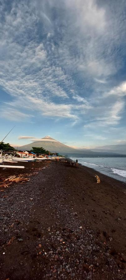 The Shooting Star Homestay Amed (Bali)