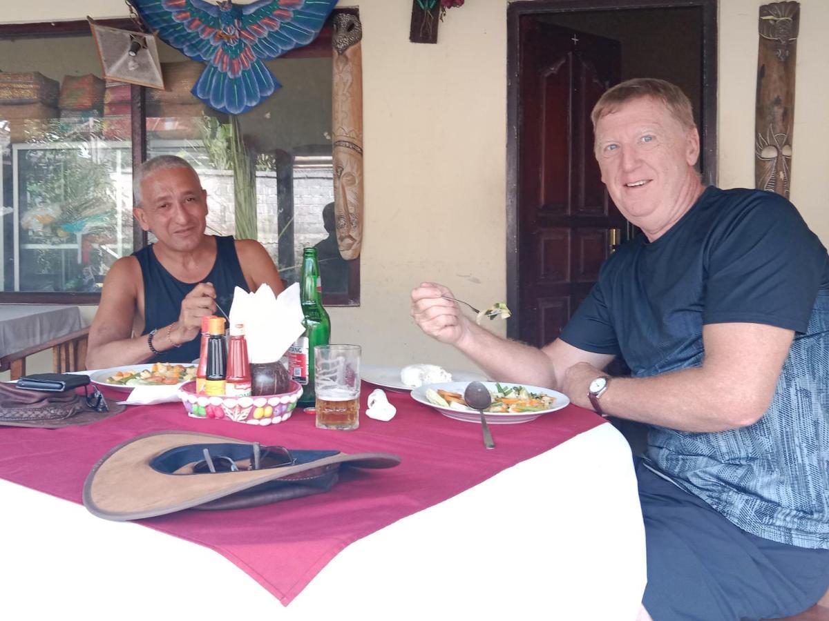 Jana's * Sidemen (Bali)
