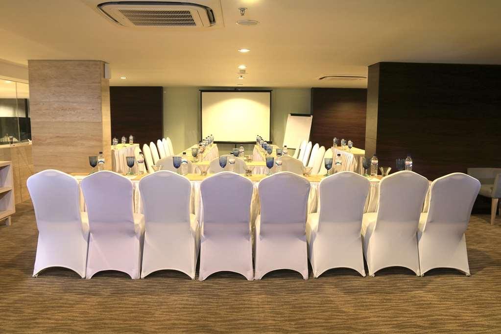 Hotel De Vins Sky Seminyak (Bali)