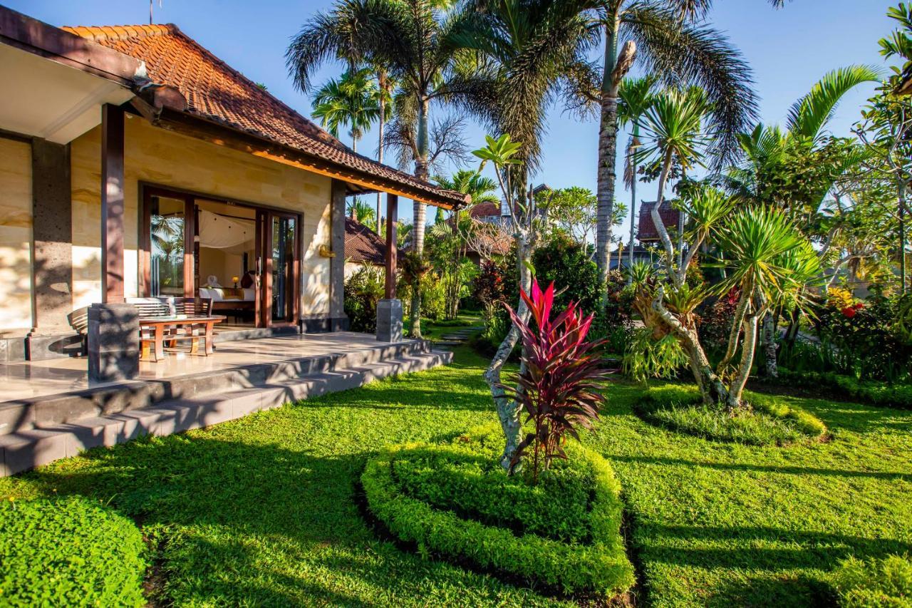 Mandi Resor Ubud (Bali)