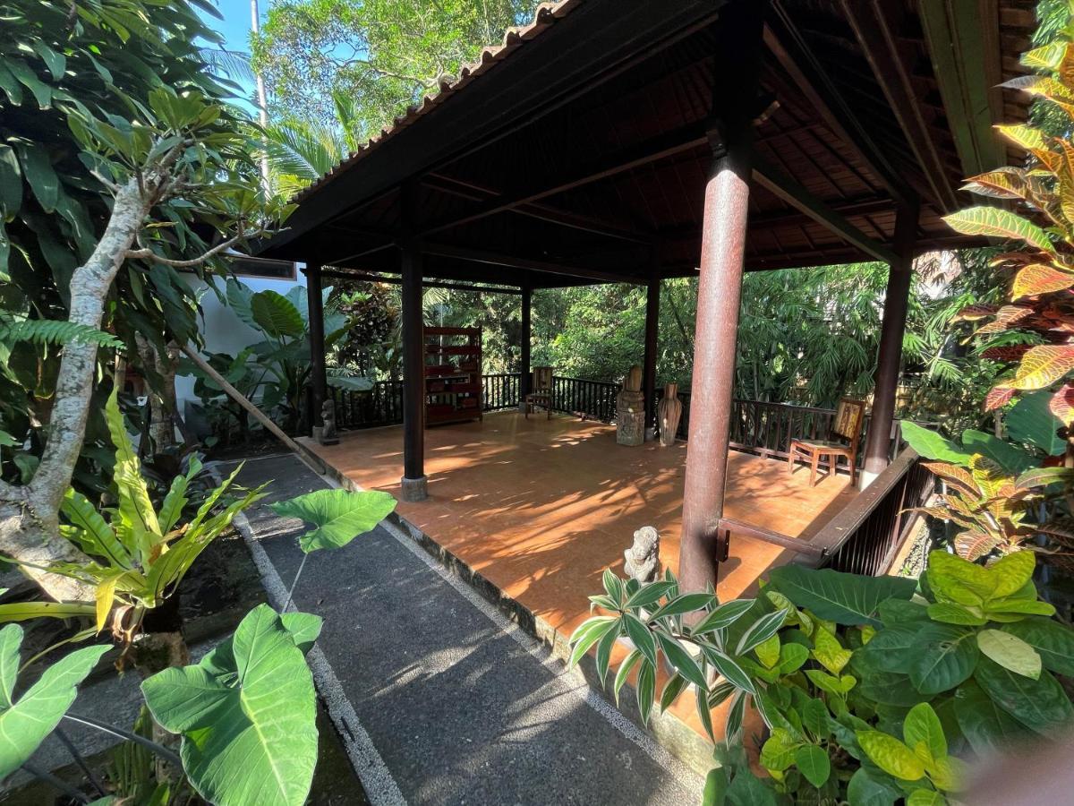 Sama's And Ubud (Bali)