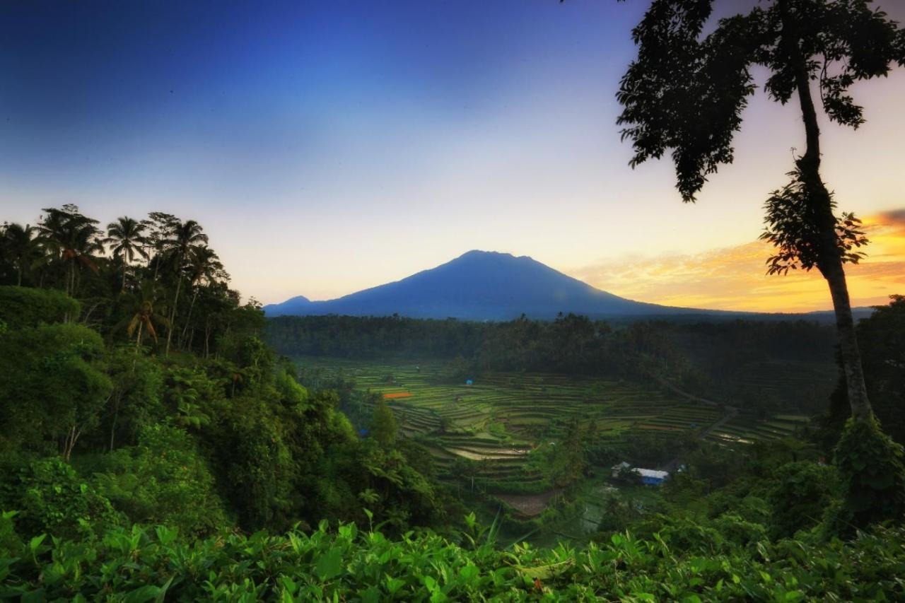 Mahagiri & Restaurant 4* Menanga