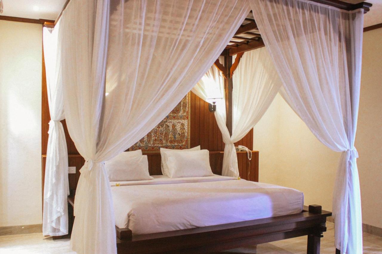 Champlung Sari & Hotel