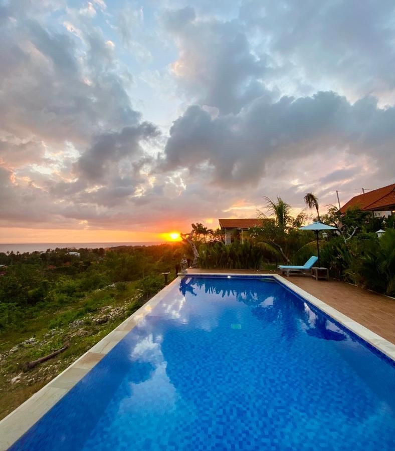Gara Gara Sea View Hotel Batununggul
