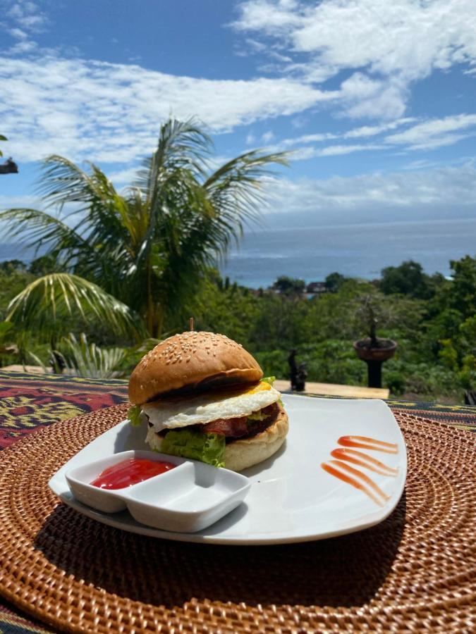 Gara Gara Sea View 3* Batununggul