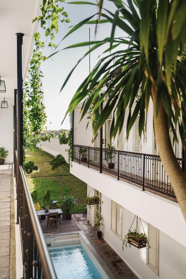 Brown Feather Hotel 3*