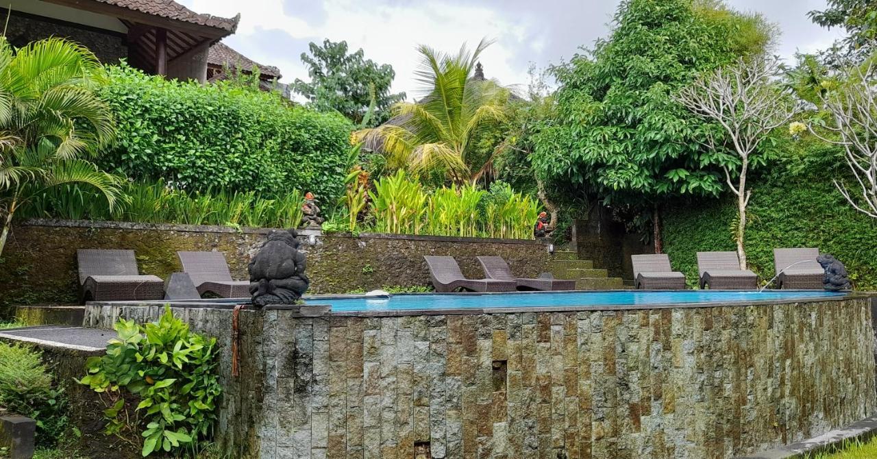 Giri Carik Guest house