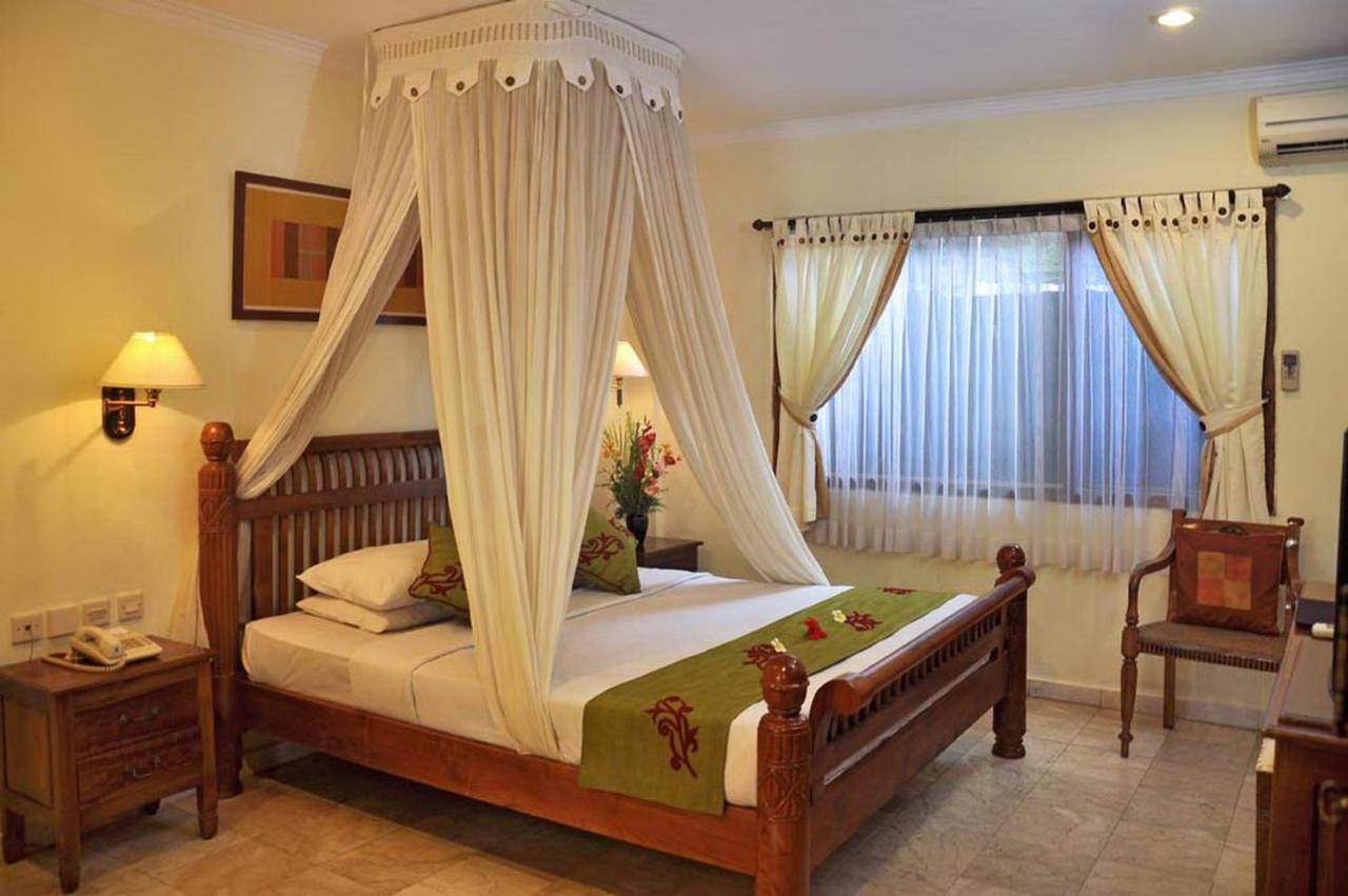Hotel Puri Dewa Bharata & 3*