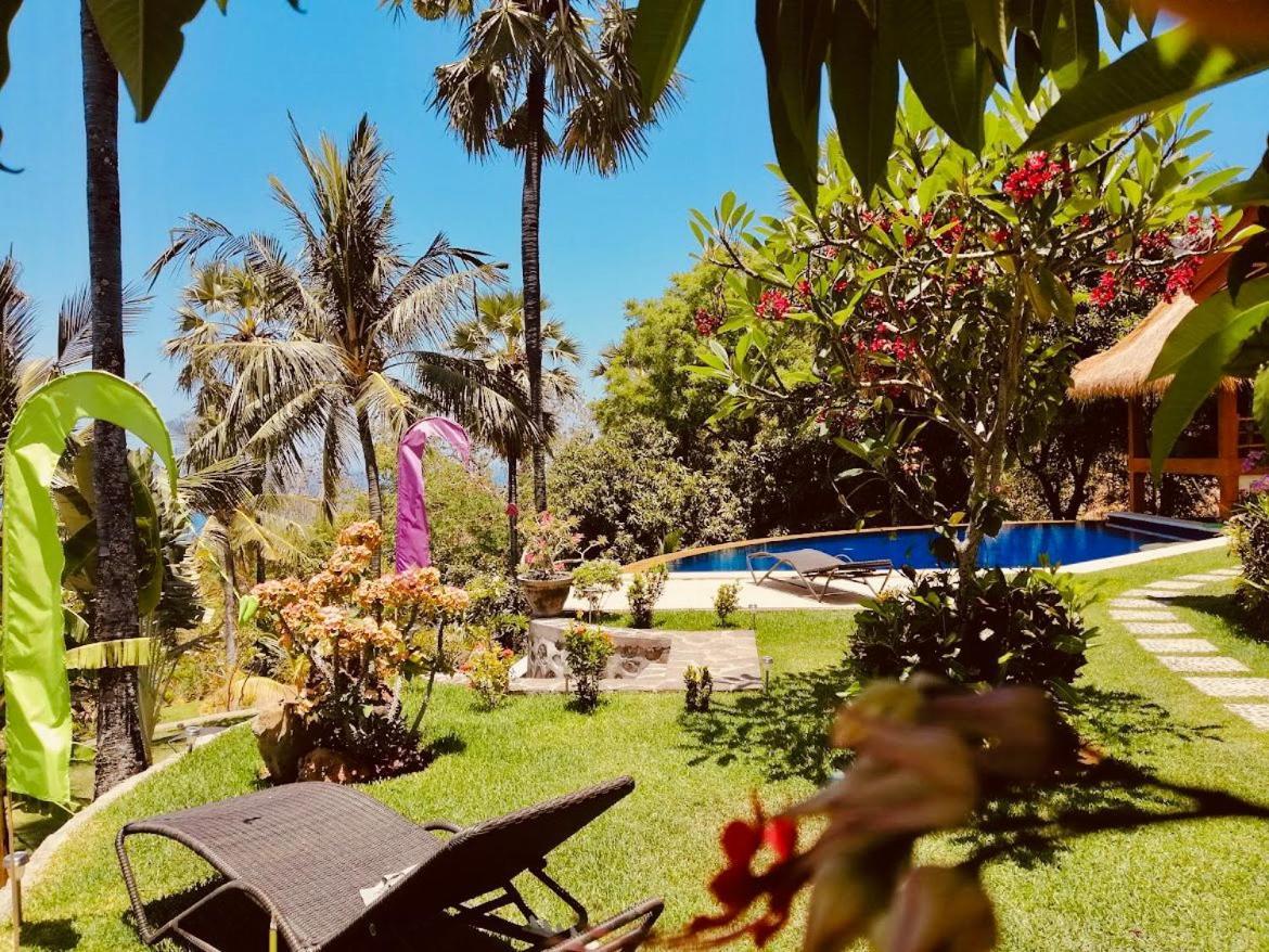 Cantik Sambirenteng Bed & Breakfast