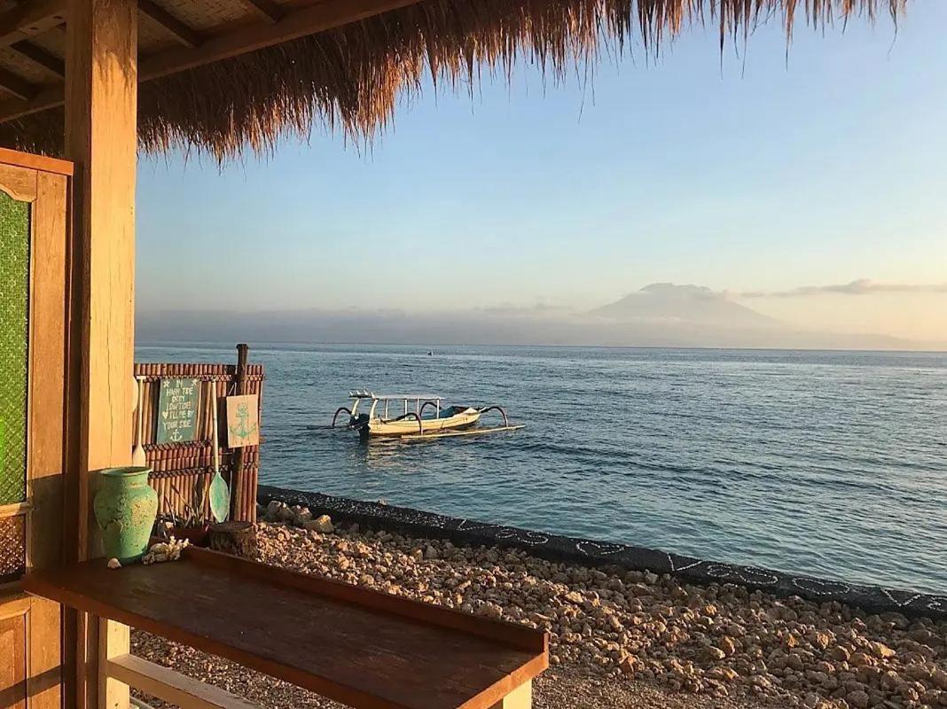 Vns Beachfront 2* Toyapakeh