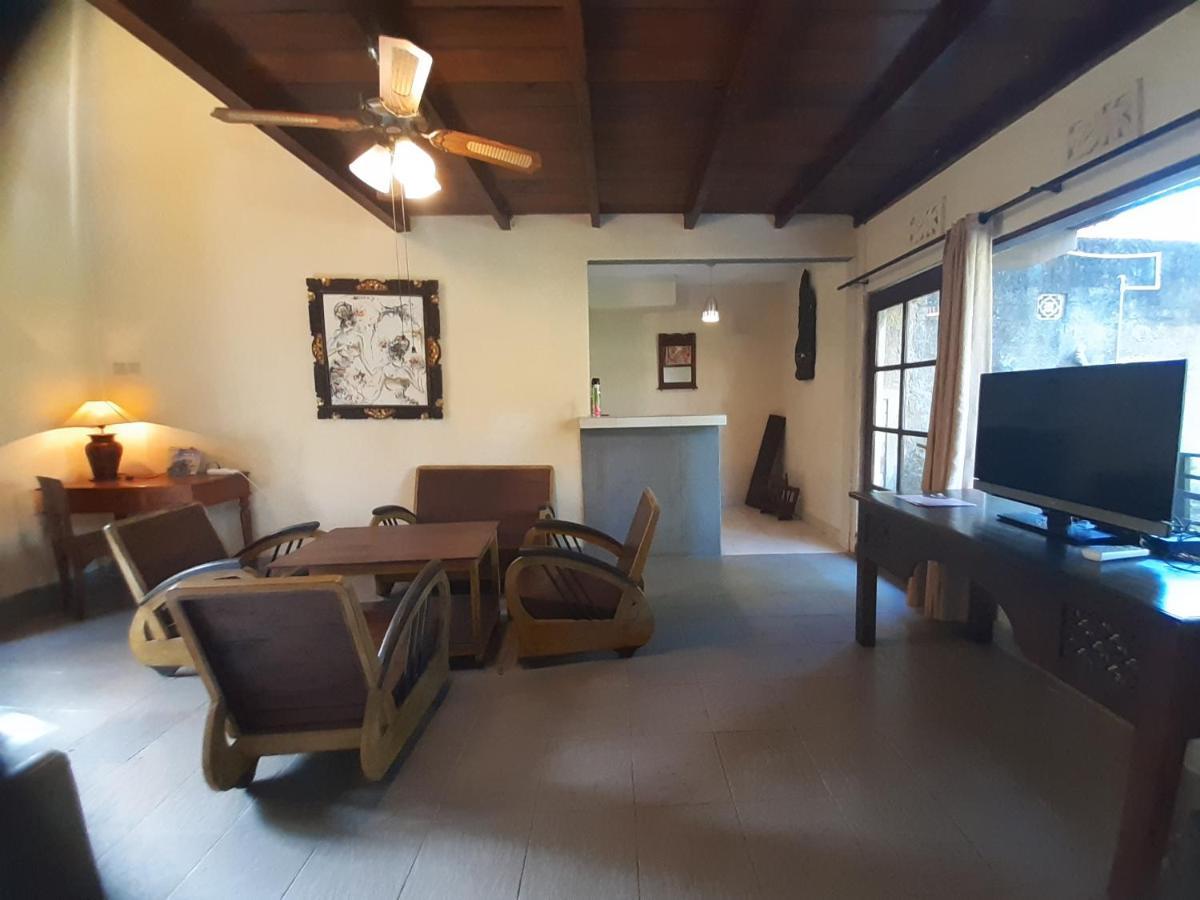 Puri Kutat Lestari Guest house *