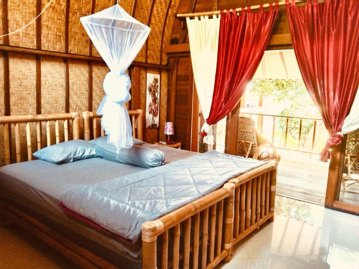 Cantik Sambirenteng Bed & Breakfast *
