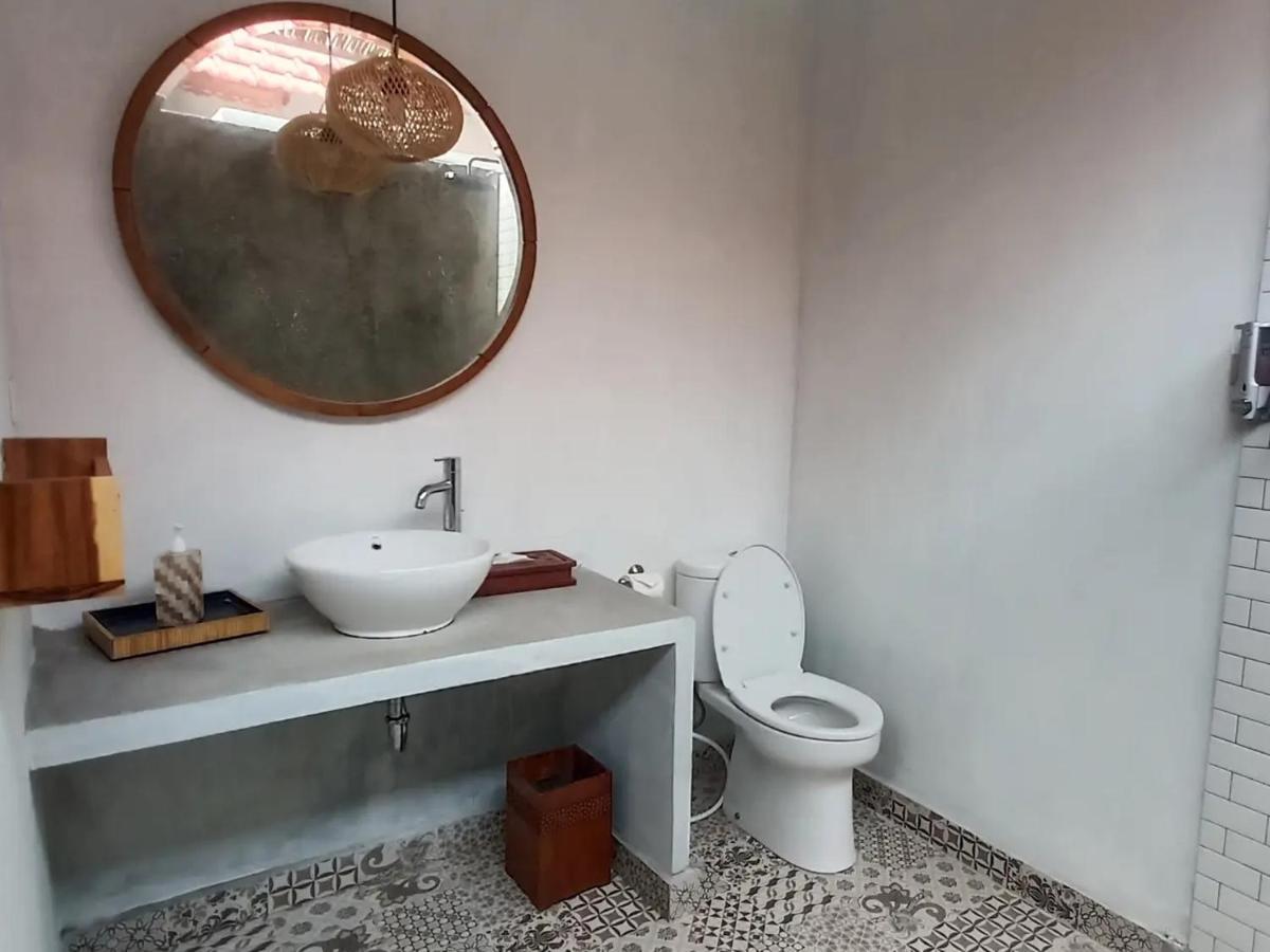 Bed & Breakfast The Own Penida &