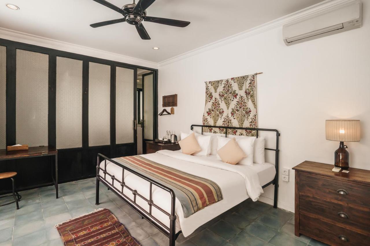 Brown Feather Hotel Seminyak (Bali)