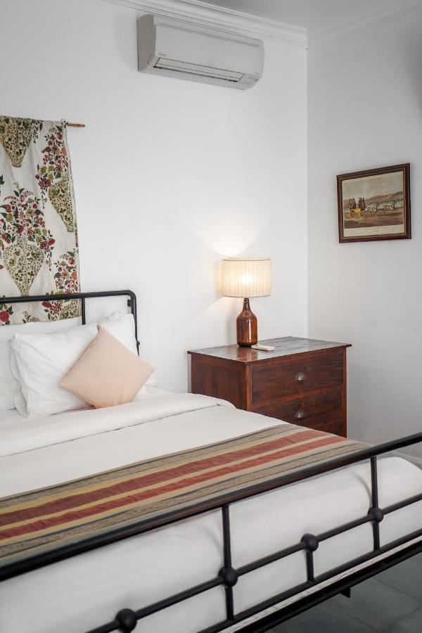 Brown Feather Hotel 3*