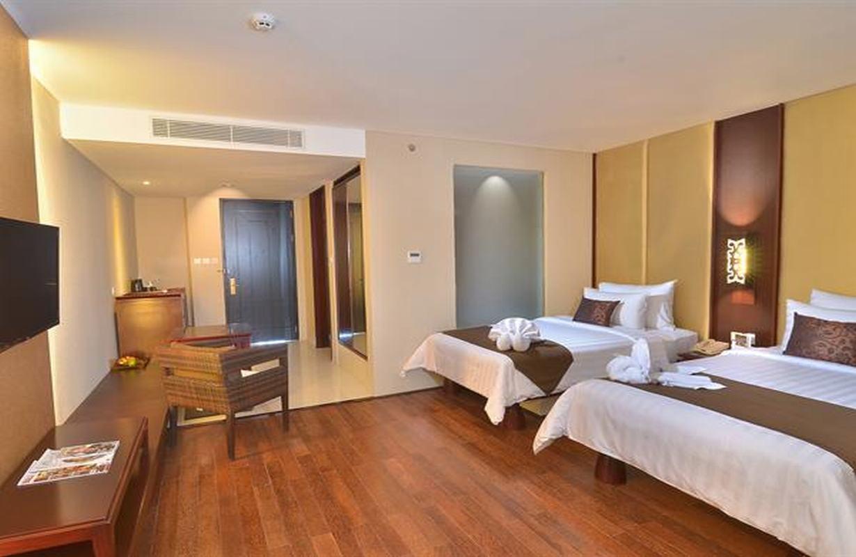 Watu Jimbar Artotel 4*
