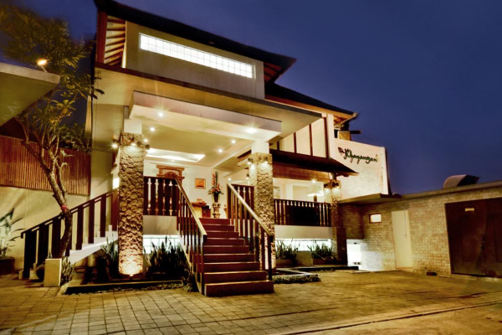 Villa The Khayangan Dreams Villa, *