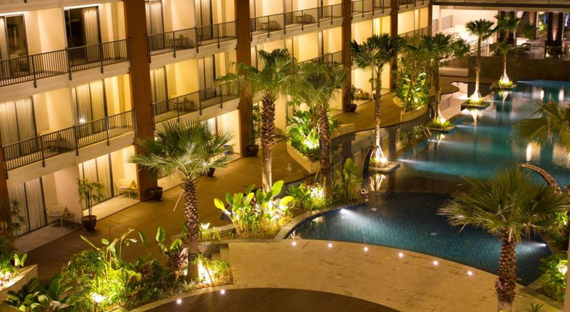 Anathera Kuta Hotel 4*