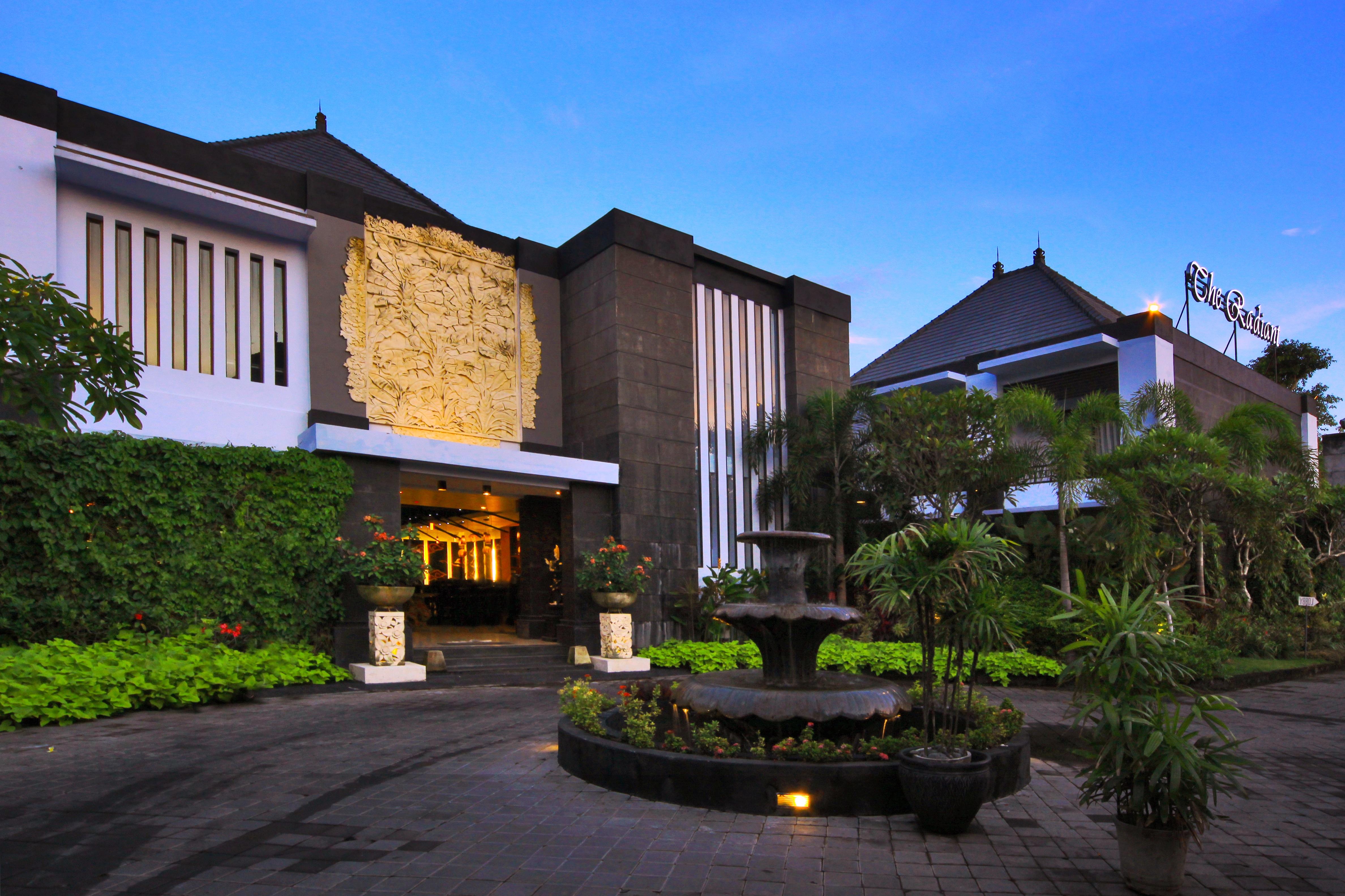 Hotel The Radiant &