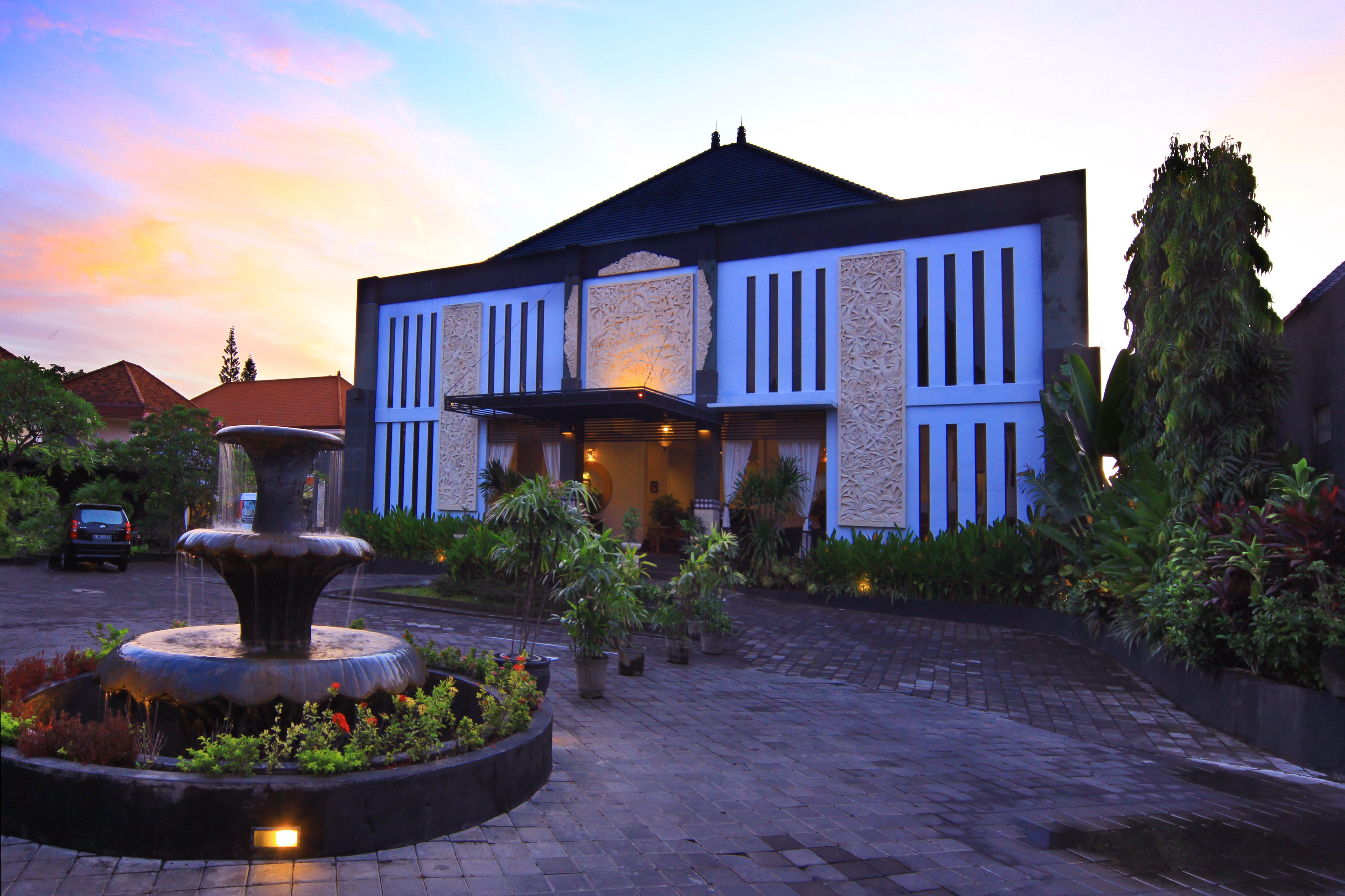 The Radiant & 3* Tuban (Bali)