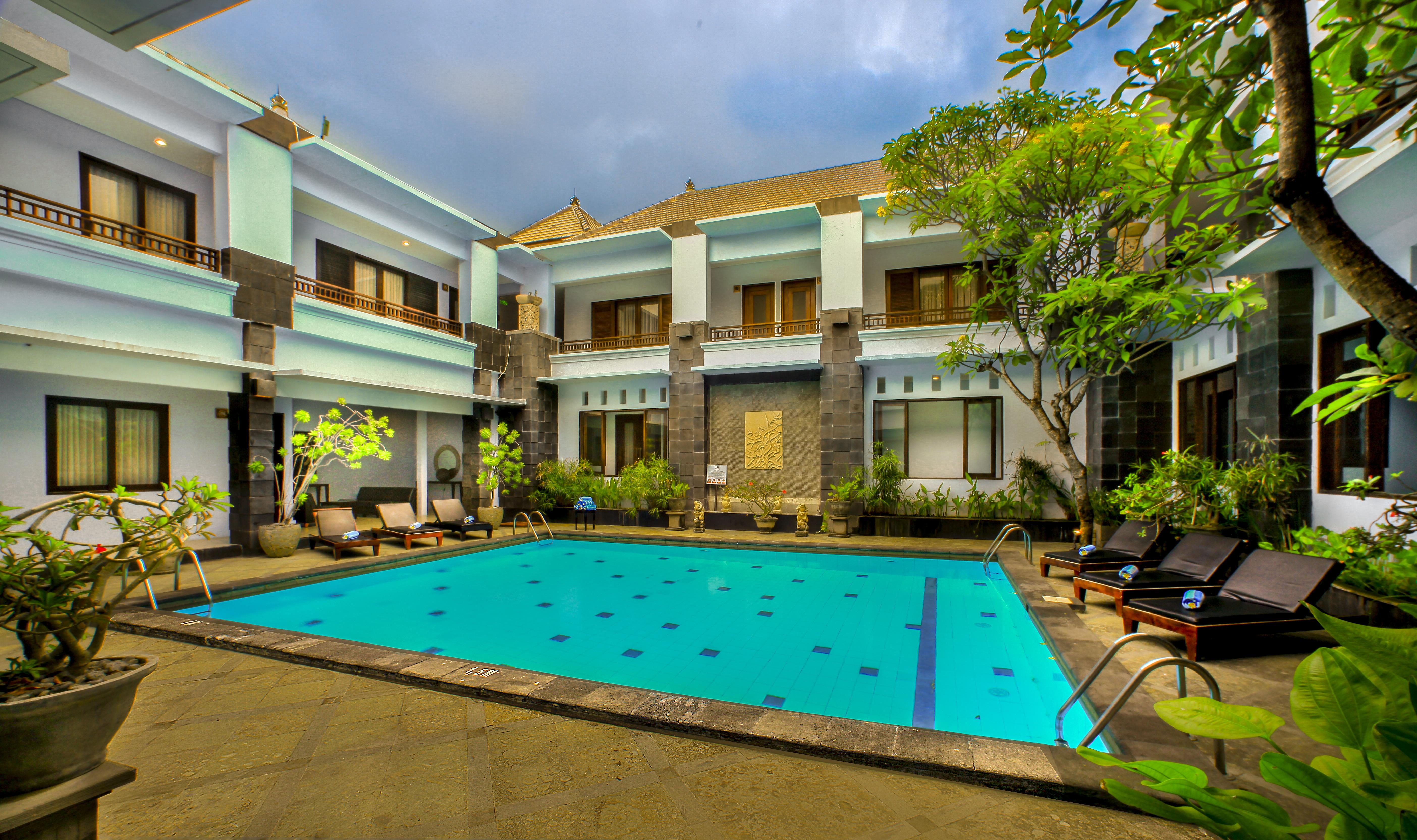 Hotel The Radiant &