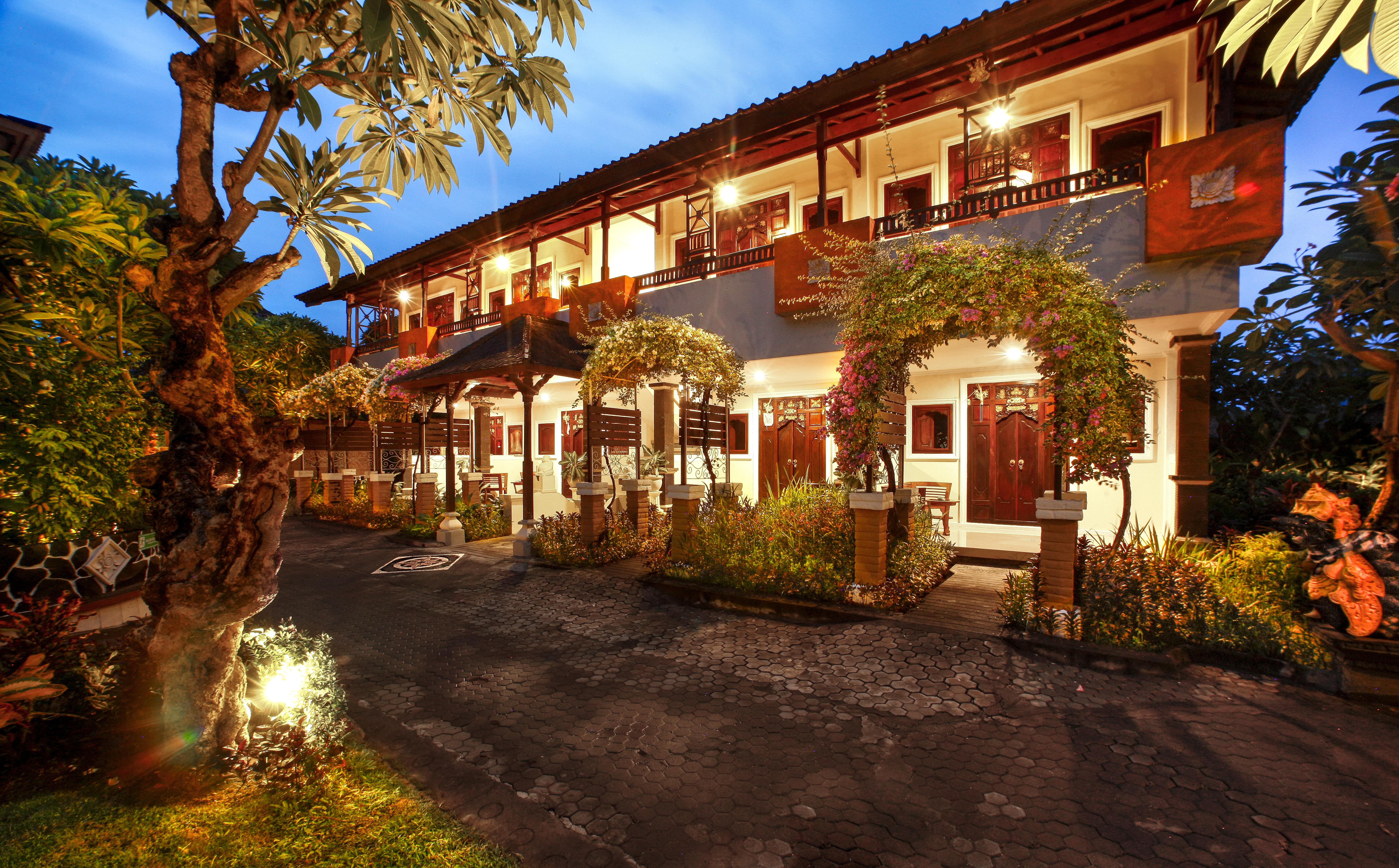 Bali Taman & Lovina Hotel