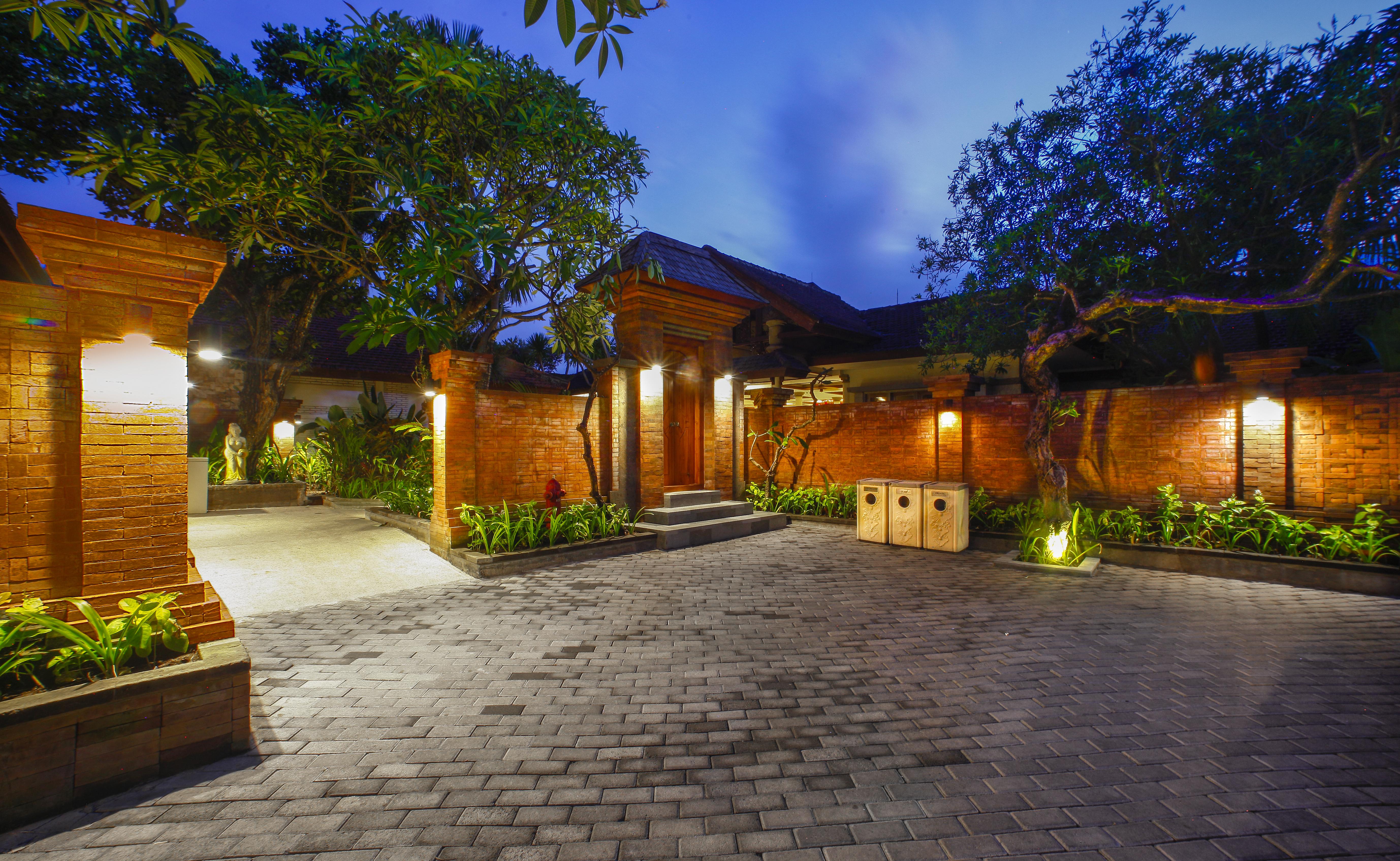 Kuta Seaview Boutique